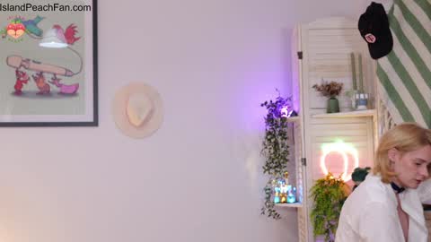 Lou  Peaches online show from 03.19.26