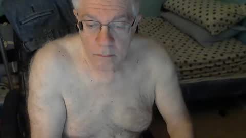 Snapshot of islesman22 chatting on 12.24.24 islesman22 online show from 12.24.24