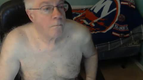 Snapshot of islesman22 chatting on 04.05.26 islesman22 online show from 04.05.26