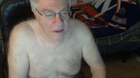 Snapshot of islesman22 chatting on 04.25.26 islesman22 online show from 04.25.26