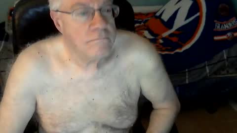 Snapshot of islesman22 chatting on 05.17.26 islesman22 online show from 05.17.26
