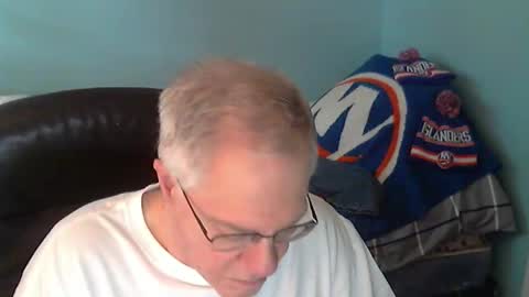 Snapshot of islesman22 chatting on 05.19.26 islesman22 online show from 05.19.26