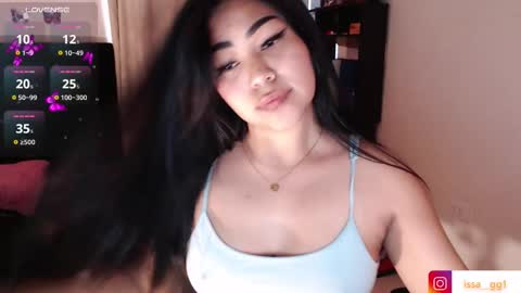 Snapshot of issa_gg chatting on 09.27.25 isabella p online show from 09.27.25