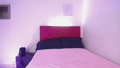 issa_kitty online show from 12.29.24