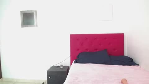 issa_kitty online show from 12.31.24