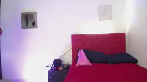 issa_kitty online show from 01.10.25