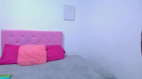 issa_kitty online show from 01.30.25