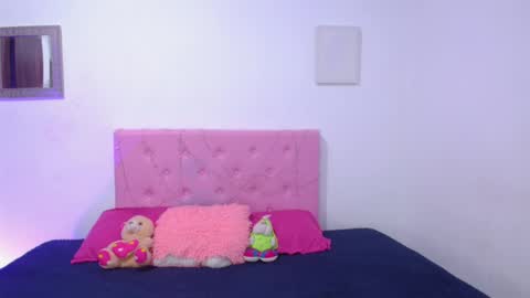 issa_kitty online show from 02.24.25