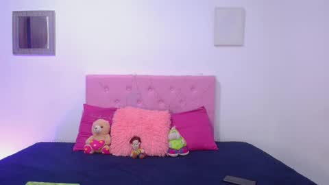 issa_kitty online show from 03.06.25