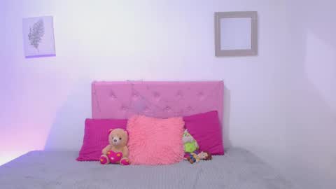 issa_kitty online show from 03.10.25