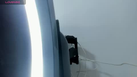 issa_kitty online show from 09.22.25