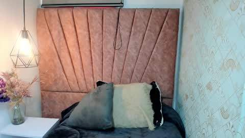 ISSA MILF online show from 11.24.25