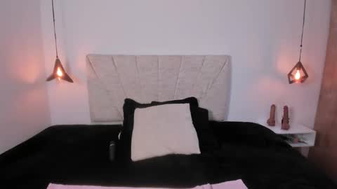 Snapshot of issa_milf__ chatting on 04.23.26 ISSA MILF online show from 04.23.26