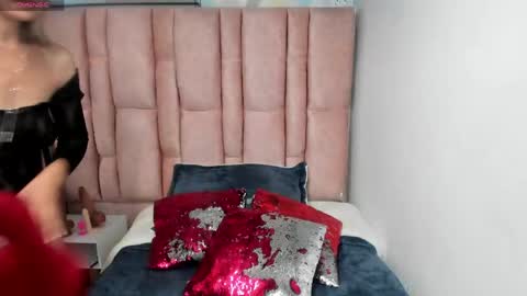 Snapshot of issa_milf__ chatting on 05.04.26 ISSA MILF online show from 05.04.26