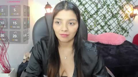 Snapshot of issa_nassar chatting on 10.27.25 Issa  online show from 10.27.25