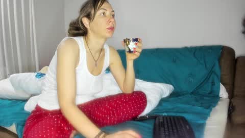 Snapshot of issabelle_69 chatting on 02.13.25 Issabelle online show from 02.13.25