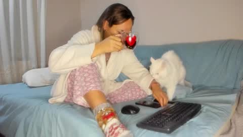 Snapshot of issabelle_69 chatting on 10.01.25 Issabelle online show from 10.01.25