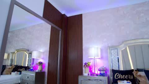 Issadorra online show from 02.10.25