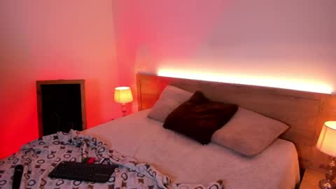 issis_smith online show from 10.31.25