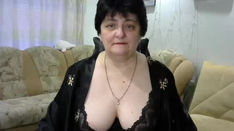 IsXLoves online show from 02.21.25