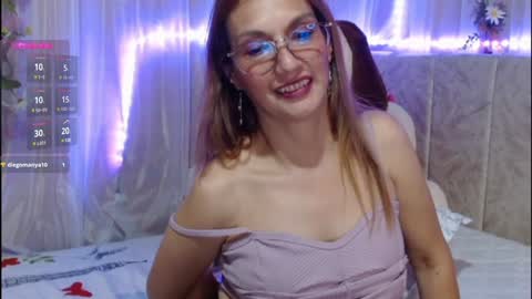 Snapshot of italagomez chatting on 12.13.24 Itala Gomez online show from 12.13.24
