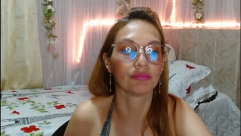 Snapshot of italagomez chatting on 12.19.24 Itala Gomez online show from 12.19.24