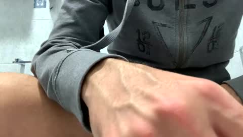 italianbigcock91 online show from 11.11.25