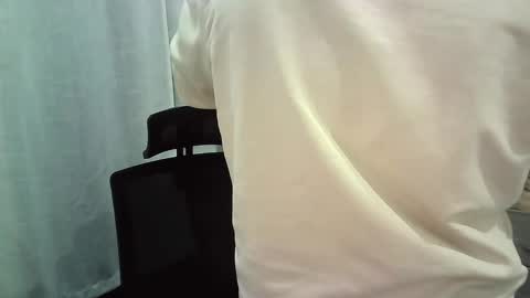 italianboybcn online show from 10.29.25