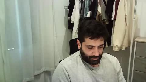 italianboybcn online show from 11.22.25