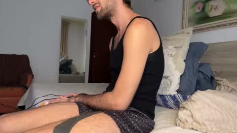Snapshot of italianboyx0 chatting on 12.18.25 Italian Boy online show from 12.18.25