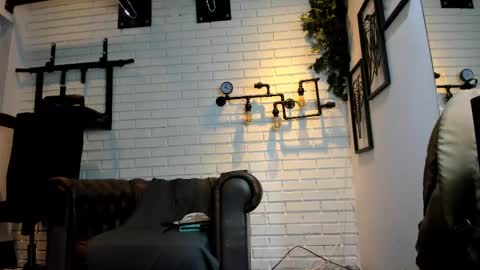 Italo Moore online show from 09.23.25