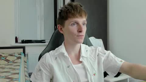 Snapshot of ithan_red chatting on 11.05.25 Ethan online show from 11.05.25