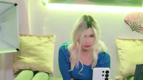 itsauroraborealis online show from 05.21.26