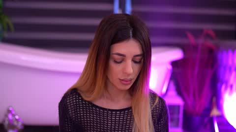 Snapshot of itsivylicious chatting on 02.16.26 itsivylicious online show from 02.16.26