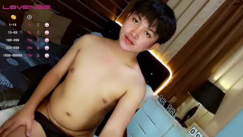 Snapshot of itsme_berniexx chatting on 02.22.25 ask me online show from 02.22.25