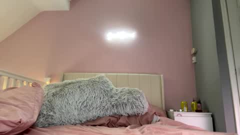 Lola online show from 02.21.25