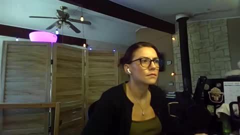 ItsMeSophie X online show from 10.28.25