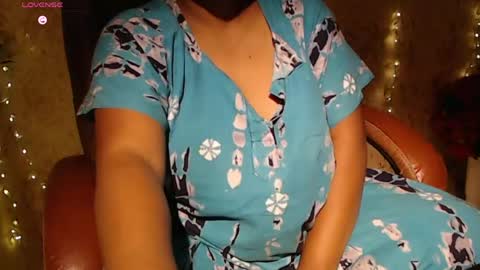 Snapshot of itsmiradesire chatting on 05.17.26 Mira online show from 05.17.26