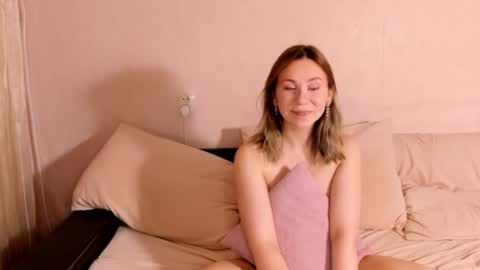 Snapshot of itsmyopinion chatting on 01.14.25 itsmyopinion online show from 01.14.25