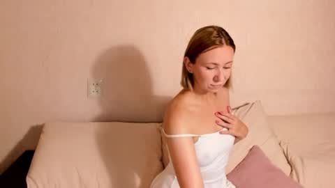 Snapshot of itsmyopinion chatting on 09.20.25 itsmyopinion online show from 09.20.25