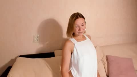 Snapshot of itsmyopinion chatting on 09.22.25 itsmyopinion online show from 09.22.25