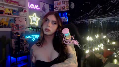 Nicki Foxx online show from 01.26.25