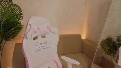 Snapshot of itsolivegarden chatting on 10.17.25 itsolivegarden online show from 10.17.25