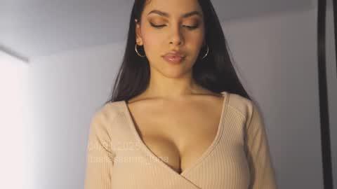 itsssssssme_lana online show from 01.04.25