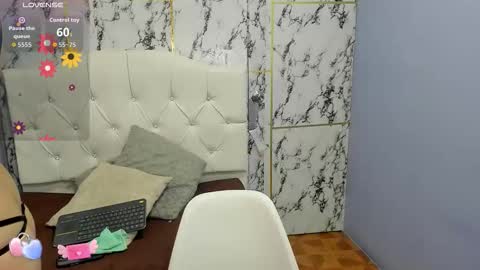 Itsuki N online show from 09.15.25