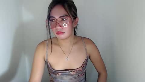 itsurgil_kloeh online show from 11.25.25