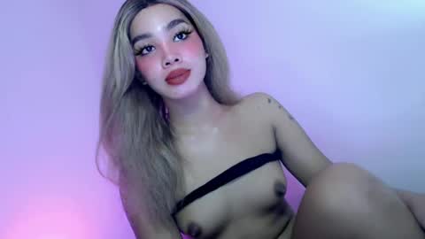 Snapshot of itzme_marga11 chatting on 06.23.26 Marga online show from 06.23.26