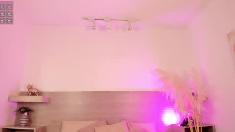 Snapshot of ivana_hall chatting on 09.29.25 ivana_hall online show from 09.29.25