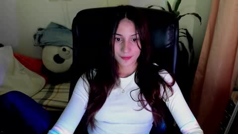 Snapshot of ivanna_essis chatting on 10.19.25 ivanna_essis online show from 10.19.25