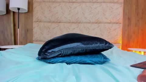 Snapshot of ivannaavega chatting on 10.11.25 Ivanna online show from 10.11.25